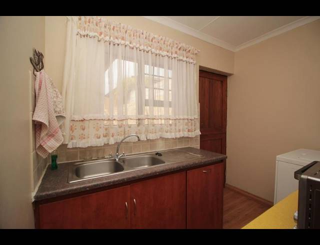 3 BEDROOM HOUSE FOR SALE IN FRAAIUITSIG